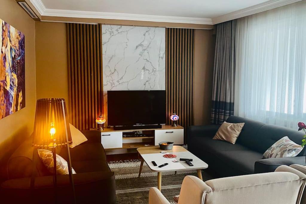 Sisli Osmanbey Taksim Large Terrace, Quietness And Space Apartment Istanbul Bagian luar foto
