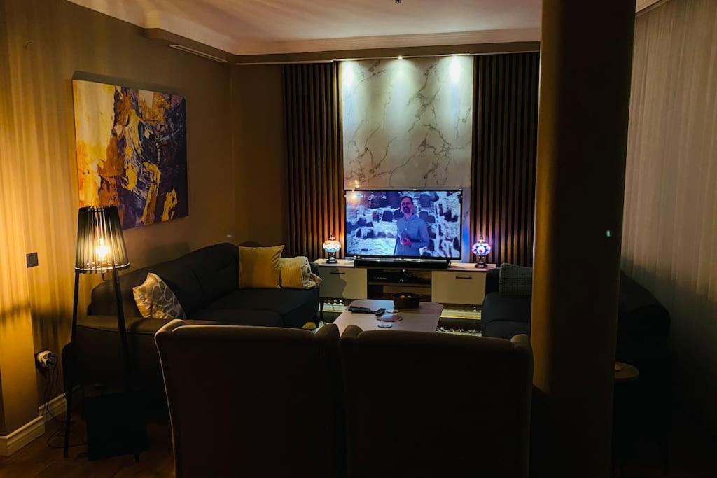 Sisli Osmanbey Taksim Large Terrace, Quietness And Space Apartment Istanbul Bagian luar foto