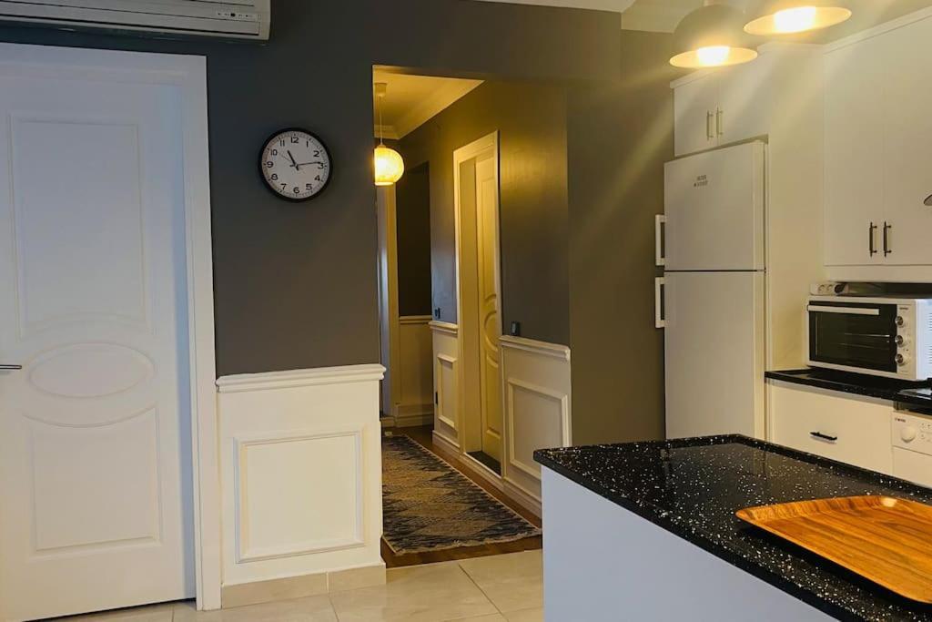 Sisli Osmanbey Taksim Large Terrace, Quietness And Space Apartment Istanbul Bagian luar foto